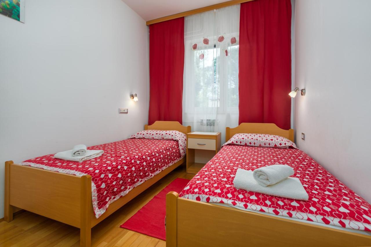 Apartments Maria Πόρετς Εξωτερικό φωτογραφία