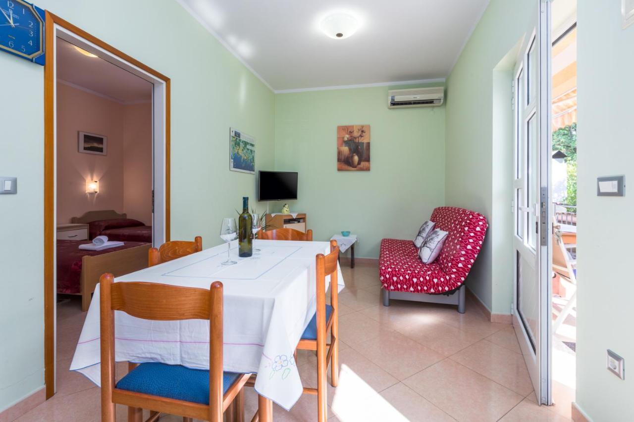 Apartments Maria Πόρετς Εξωτερικό φωτογραφία
