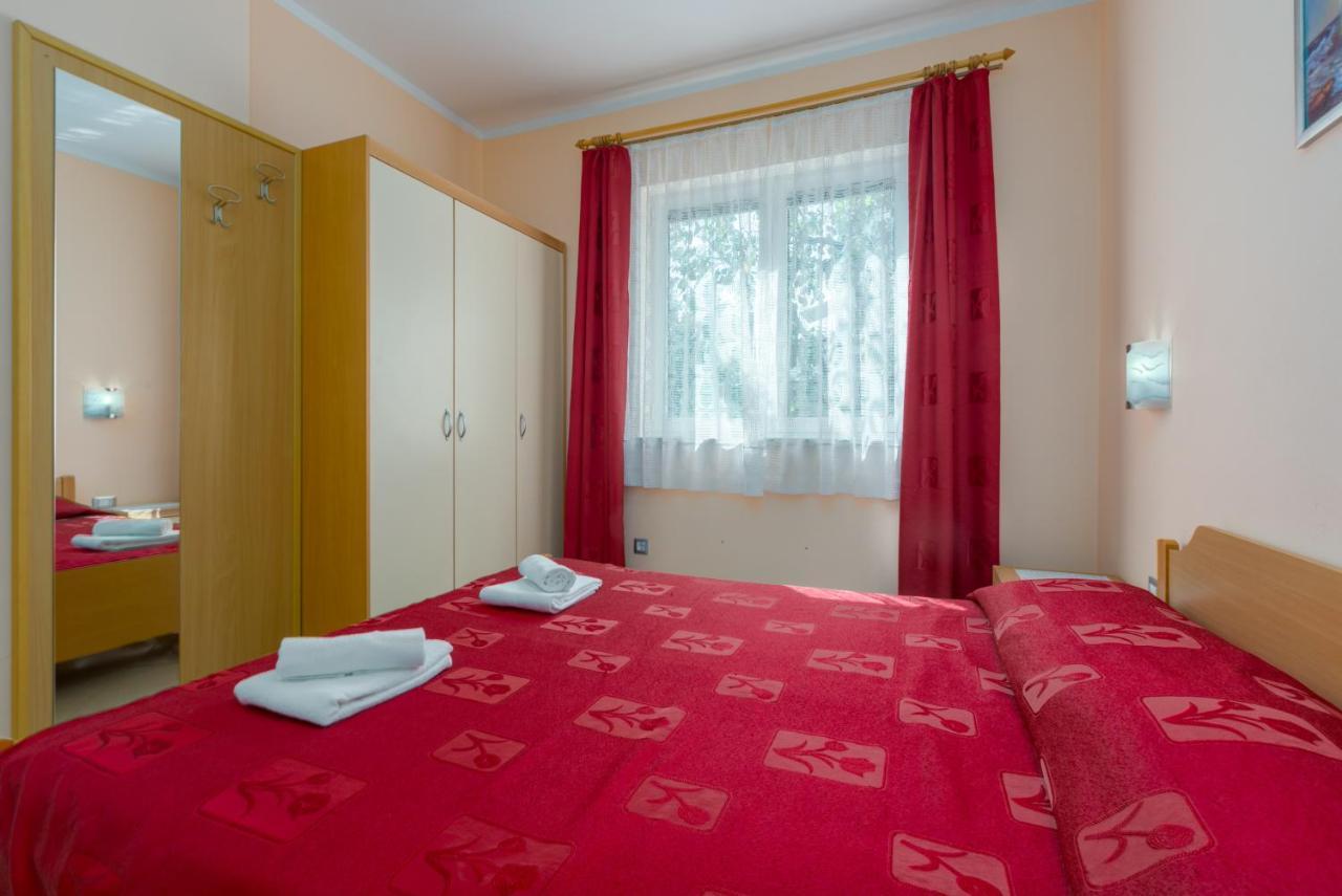 Apartments Maria Πόρετς Εξωτερικό φωτογραφία