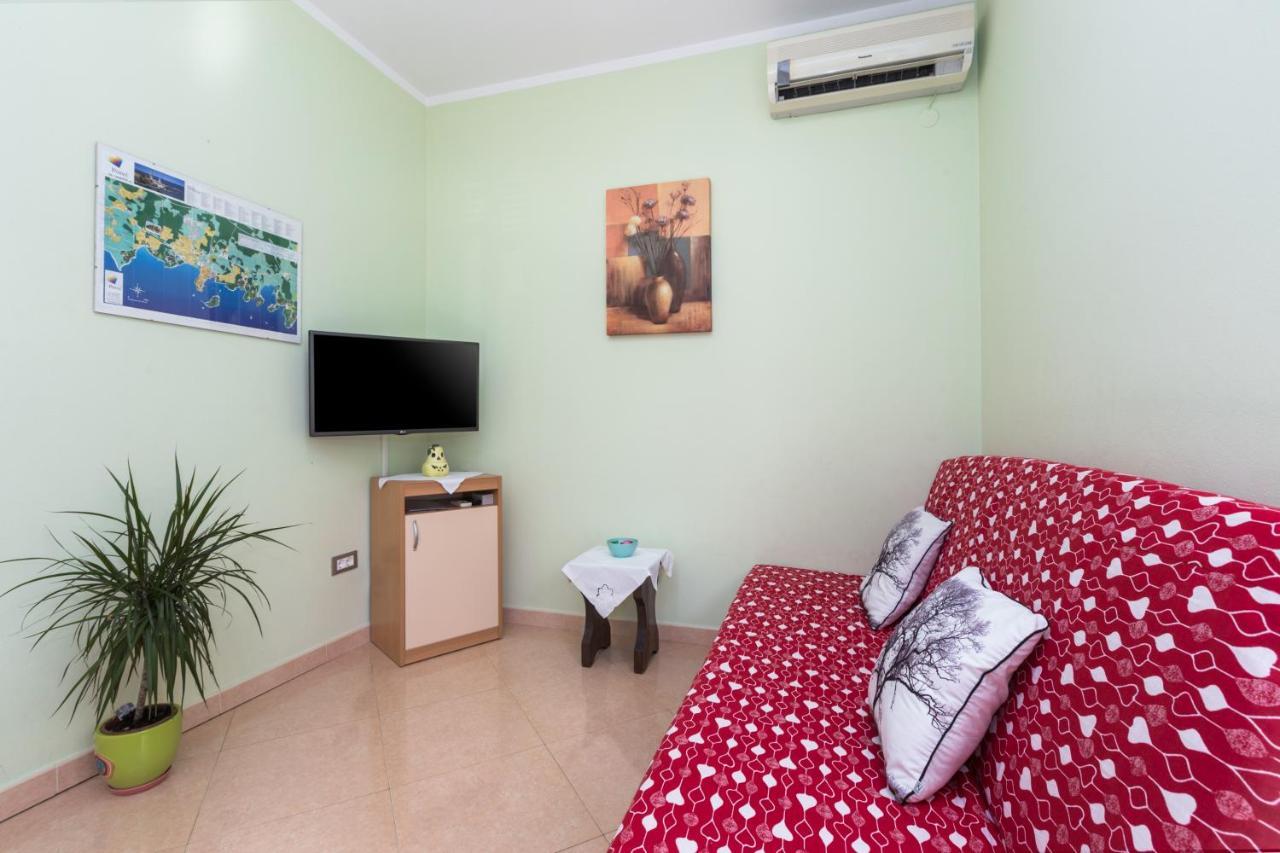 Apartments Maria Πόρετς Εξωτερικό φωτογραφία
