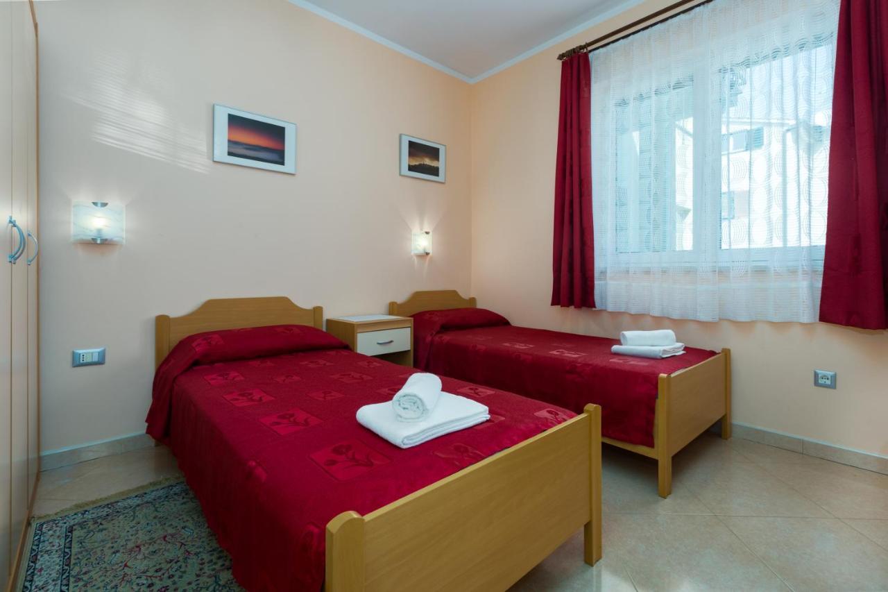 Apartments Maria Πόρετς Εξωτερικό φωτογραφία