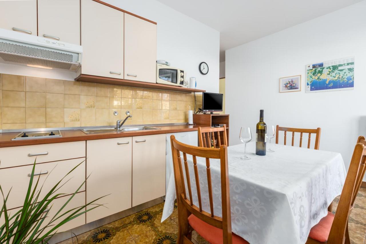 Apartments Maria Πόρετς Εξωτερικό φωτογραφία