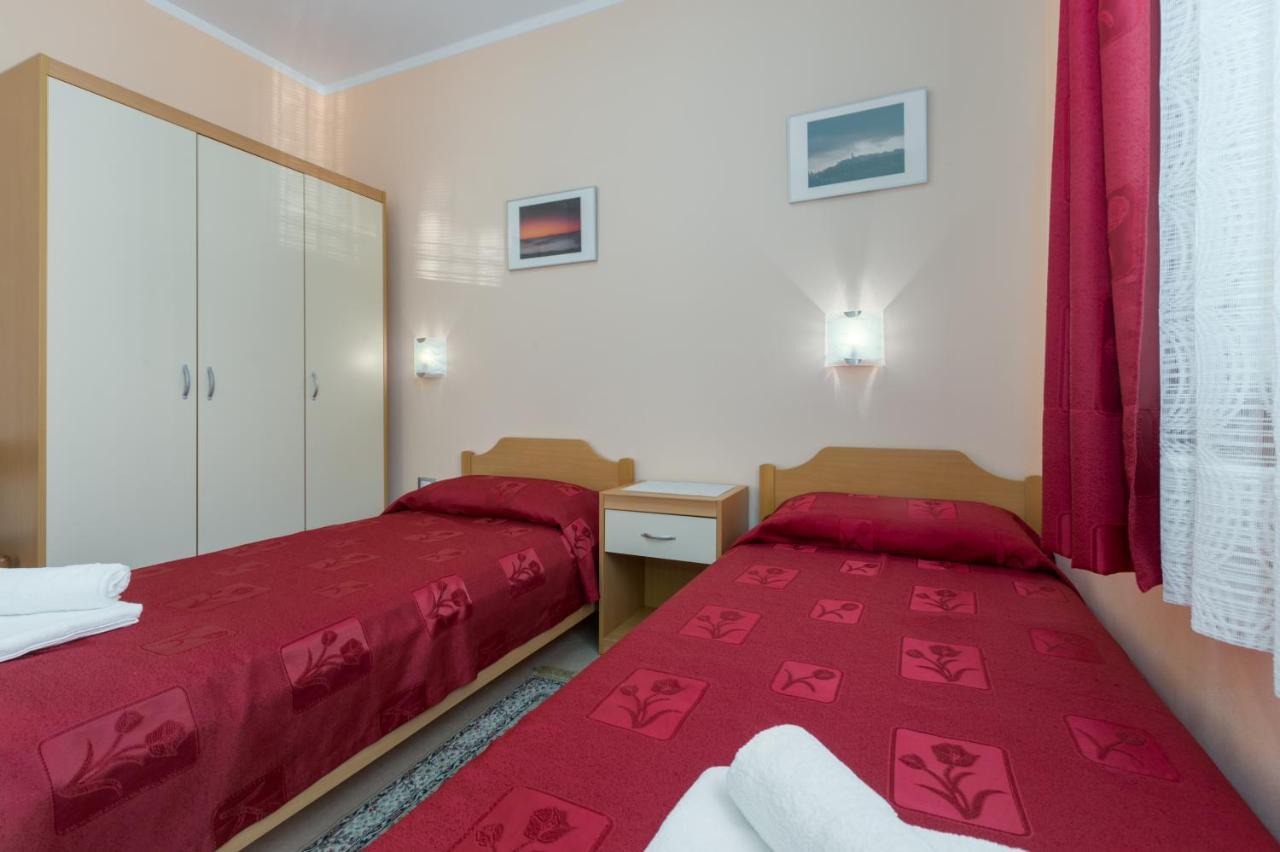 Apartments Maria Πόρετς Εξωτερικό φωτογραφία