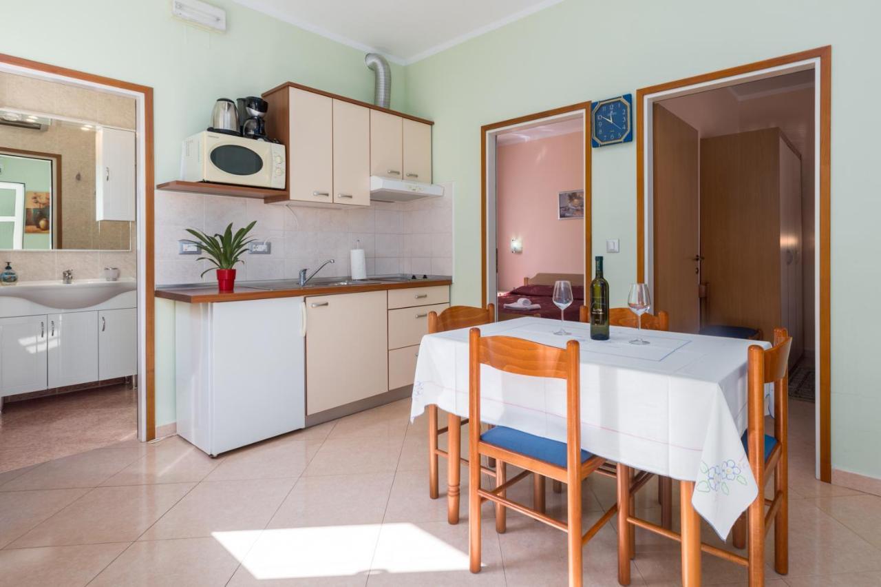 Apartments Maria Πόρετς Εξωτερικό φωτογραφία