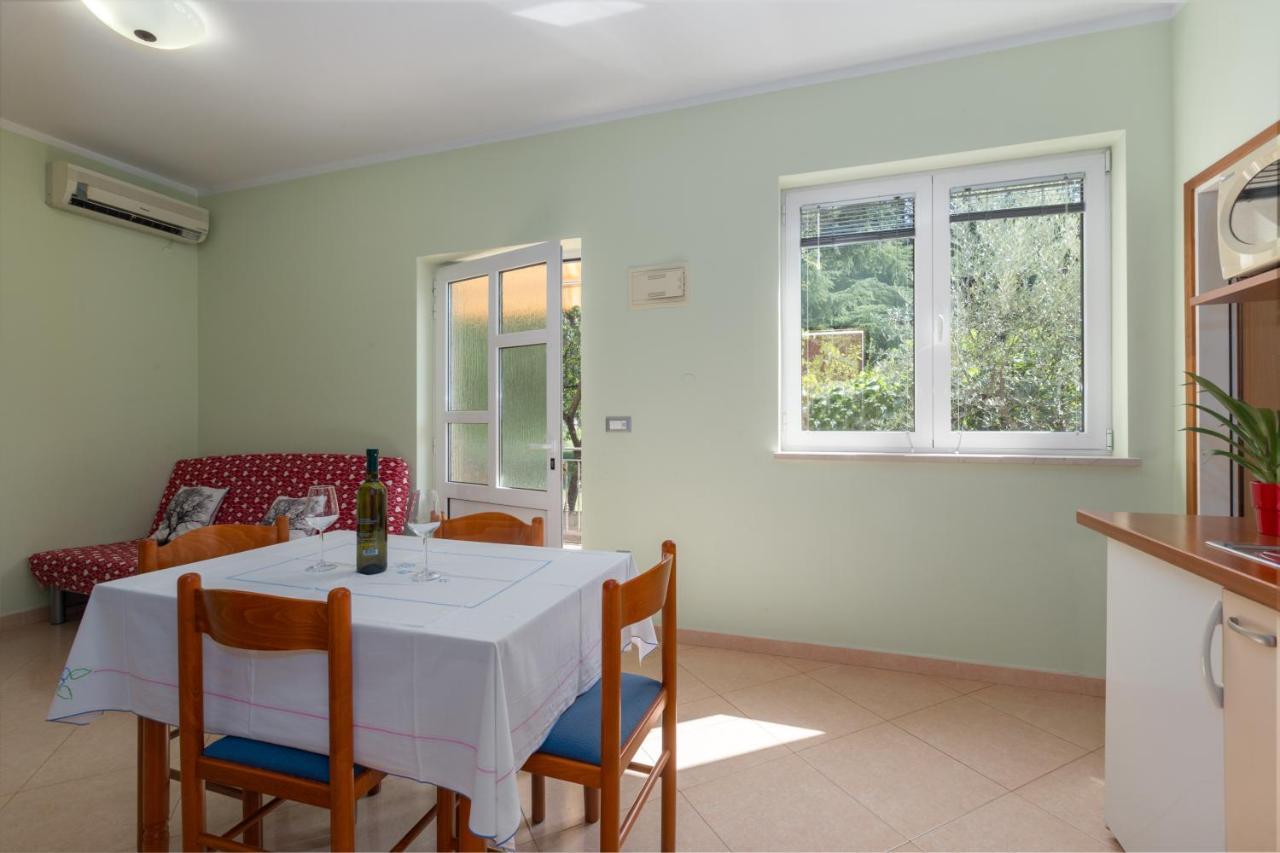 Apartments Maria Πόρετς Εξωτερικό φωτογραφία