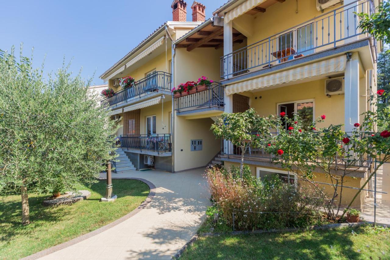 Apartments Maria Πόρετς Εξωτερικό φωτογραφία