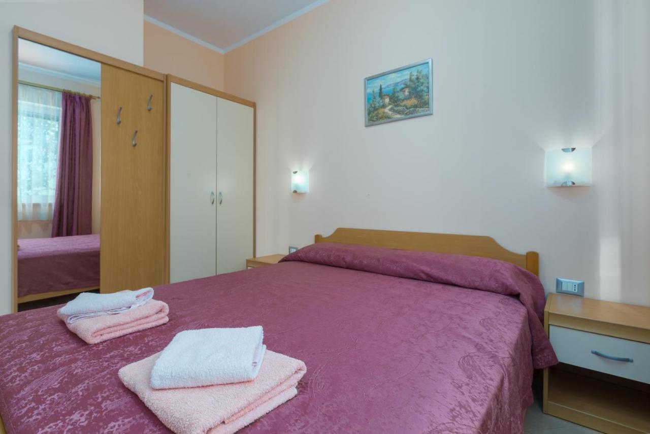 Apartments Maria Πόρετς Εξωτερικό φωτογραφία