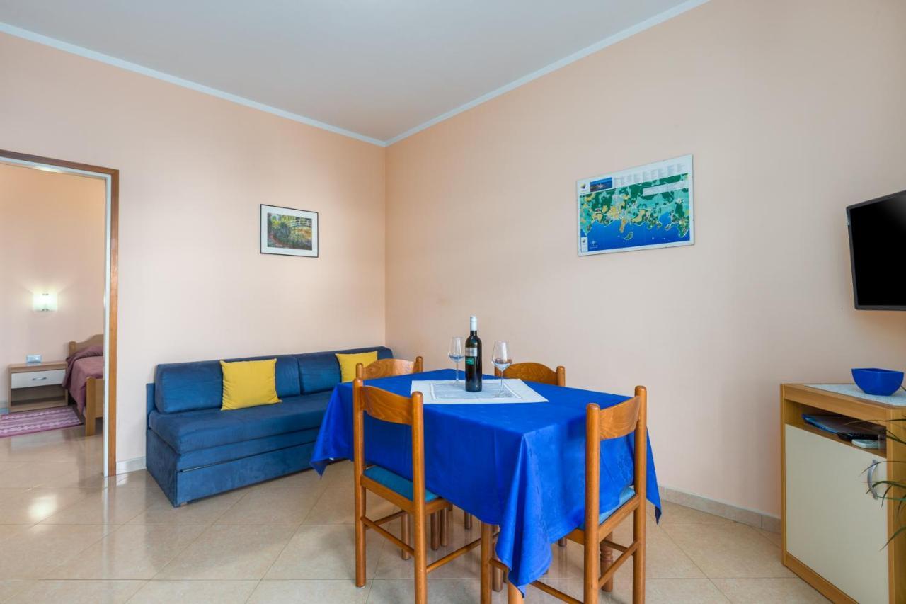 Apartments Maria Πόρετς Εξωτερικό φωτογραφία