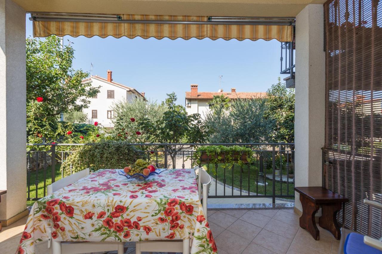 Apartments Maria Πόρετς Εξωτερικό φωτογραφία