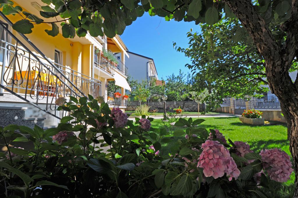 Apartments Maria Πόρετς Εξωτερικό φωτογραφία